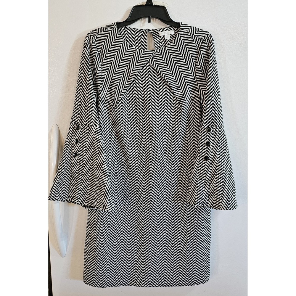 Ladies Small New York & Company Blk & W Chevron Knee Length Dress Flared Sleeves